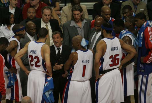 抗与脚下小 抗与脚下小