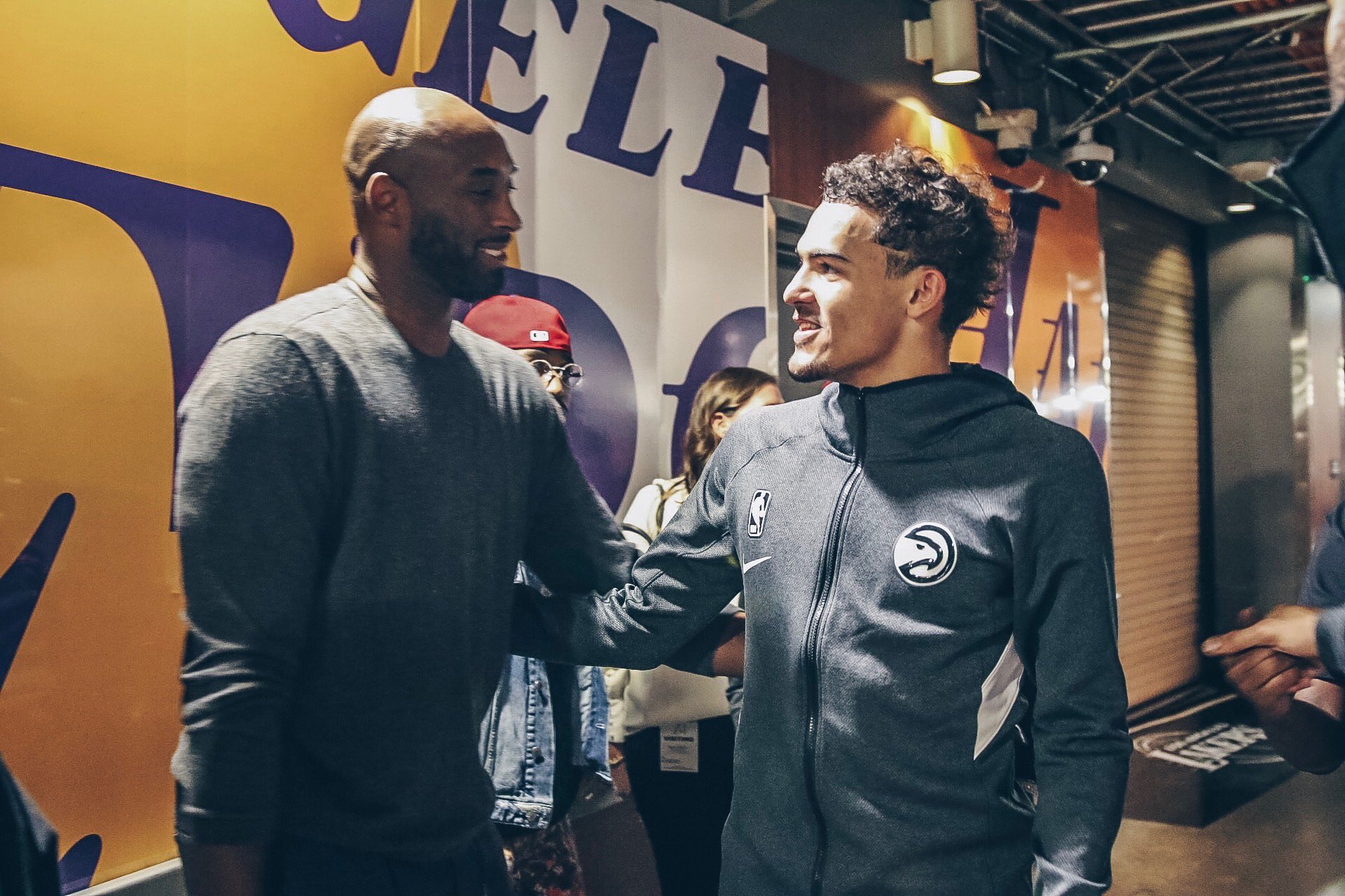 日薄西山！克莱12投仅2中拿到6分 三分8中2