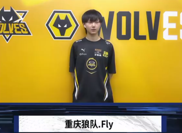 再靠身位卡